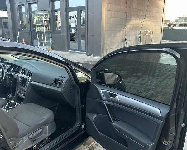 Черный Фольксваген Гольф, объемом двигателя 1.4 л и пробегом 338 тыс. км за 8300 $, фото 6 на Automoto.ua