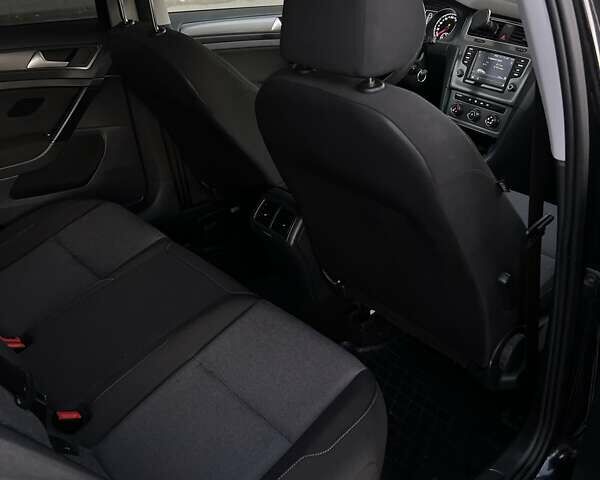 Черный Фольксваген Гольф, объемом двигателя 1.6 л и пробегом 209 тыс. км за 9600 $, фото 29 на Automoto.ua