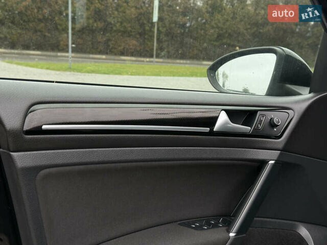 Черный Фольксваген Гольф, объемом двигателя 2 л и пробегом 242 тыс. км за 13290 $, фото 53 на Automoto.ua