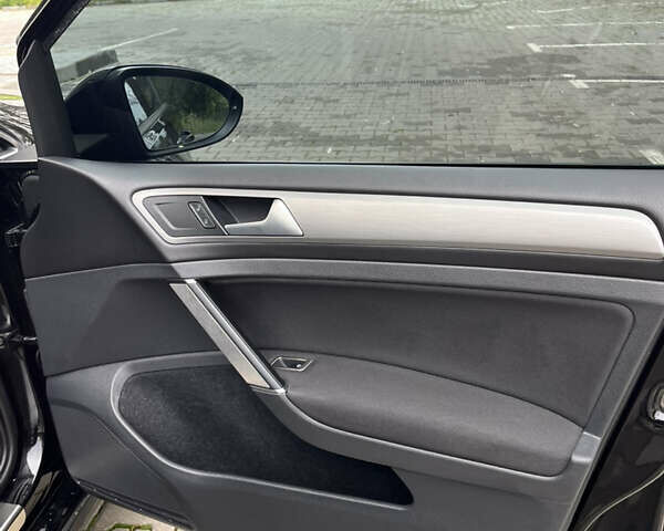 Черный Фольксваген Гольф, объемом двигателя 1.8 л и пробегом 195 тыс. км за 8999 $, фото 30 на Automoto.ua