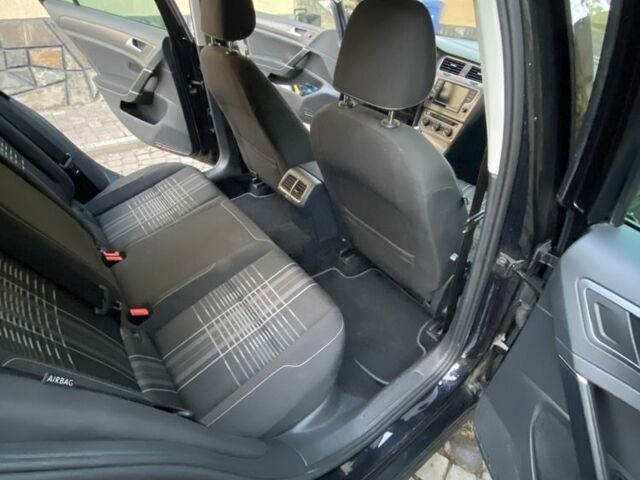 Чорний Фольксваген Гольф, об'ємом двигуна 2 л та пробігом 258 тис. км за 11500 $, фото 6 на Automoto.ua