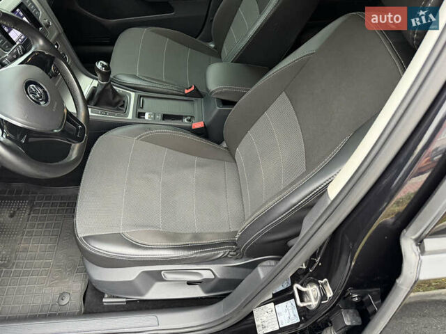 Черный Фольксваген Гольф, объемом двигателя 2 л и пробегом 159 тыс. км за 12999 $, фото 65 на Automoto.ua