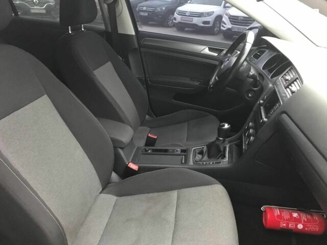 Черный Фольксваген Гольф, объемом двигателя 1.6 л и пробегом 240 тыс. км за 10590 $, фото 13 на Automoto.ua