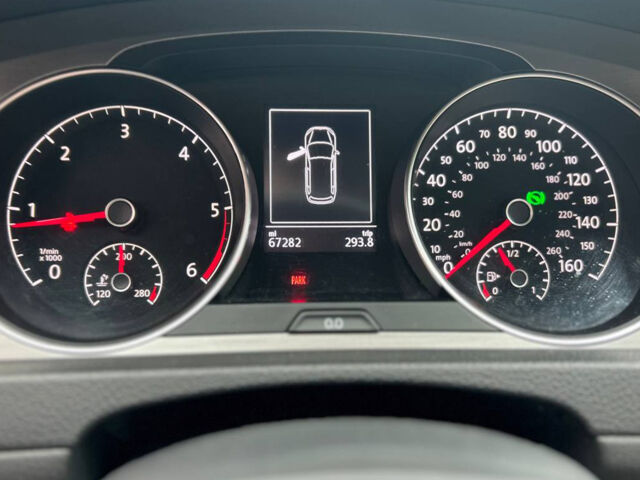 Черный Фольксваген Гольф, объемом двигателя 2 л и пробегом 108 тыс. км за 13000 $, фото 13 на Automoto.ua