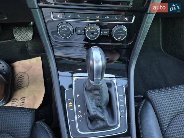 Черный Фольксваген Гольф, объемом двигателя 1.97 л и пробегом 189 тыс. км за 13555 $, фото 62 на Automoto.ua