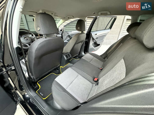 Чорний Фольксваген Гольф, об'ємом двигуна 1.6 л та пробігом 204 тис. км за 10900 $, фото 13 на Automoto.ua