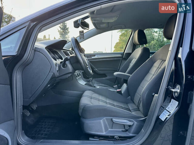 Черный Фольксваген Гольф, объемом двигателя 2 л и пробегом 248 тыс. км за 11999 $, фото 50 на Automoto.ua