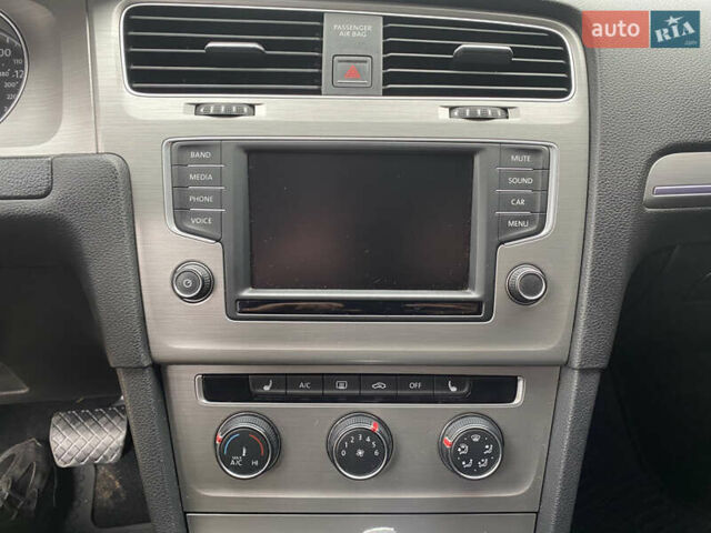 Черный Фольксваген Гольф, объемом двигателя 1.8 л и пробегом 179 тыс. км за 11200 $, фото 20 на Automoto.ua