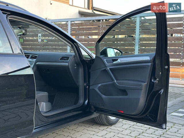 Черный Фольксваген Гольф, объемом двигателя 2 л и пробегом 248 тыс. км за 11999 $, фото 78 на Automoto.ua