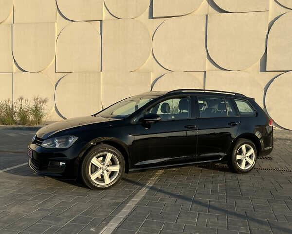 Черный Фольксваген Гольф, объемом двигателя 1.6 л и пробегом 284 тыс. км за 11700 $, фото 4 на Automoto.ua