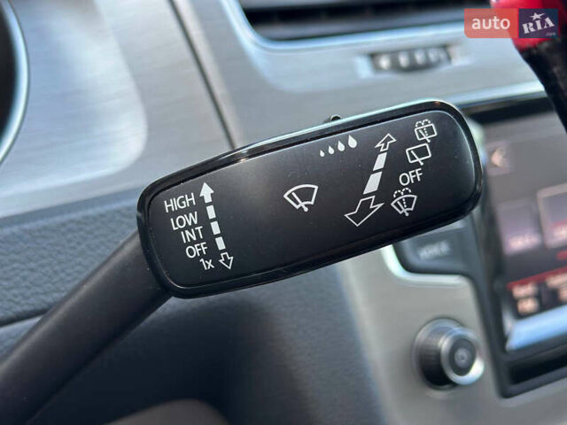 Черный Фольксваген Гольф, объемом двигателя 1.97 л и пробегом 96 тыс. км за 12699 $, фото 24 на Automoto.ua