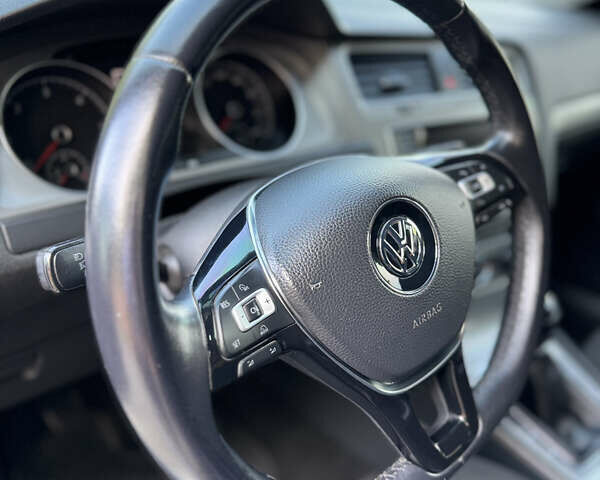 Фольксваген Гольф 2015 в Красилове на Automoto.ua Черный Фольксваген Гольф, объемом двигателя 1.6 л и пробегом 220 тыс. км за 8800 $, фото 43 на Automoto.ua