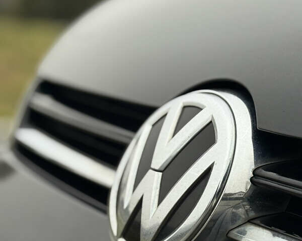 Черный Фольксваген Гольф, объемом двигателя 2 л и пробегом 242 тыс. км за 13290 $, фото 8 на Automoto.ua