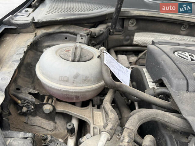 Черный Фольксваген Гольф, объемом двигателя 2 л и пробегом 159 тыс. км за 12999 $, фото 69 на Automoto.ua