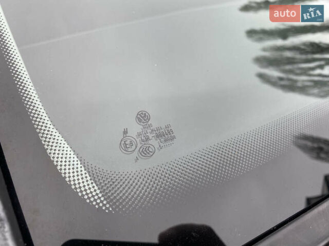 Черный Фольксваген Гольф, объемом двигателя 1.8 л и пробегом 179 тыс. км за 11200 $, фото 13 на Automoto.ua