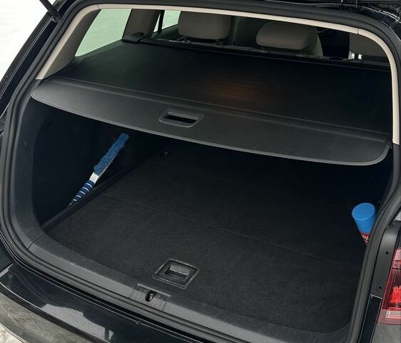 Черный Фольксваген Гольф, объемом двигателя 2 л и пробегом 240 тыс. км за 12500 $, фото 15 на Automoto.ua