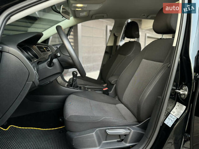 Чорний Фольксваген Гольф, об'ємом двигуна 1.6 л та пробігом 204 тис. км за 10900 $, фото 10 на Automoto.ua