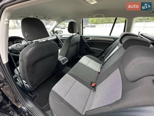 Чорний Фольксваген Гольф, об'ємом двигуна 1.6 л та пробігом 268 тис. км за 10999 $, фото 27 на Automoto.ua