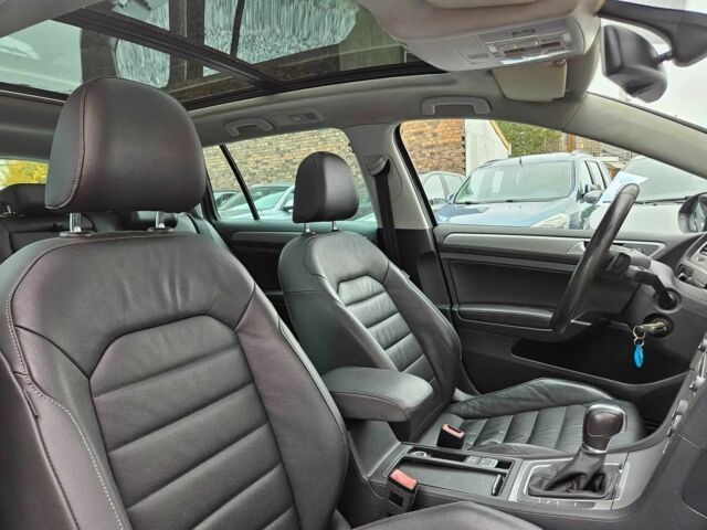 Черный Фольксваген Гольф, объемом двигателя 1.6 л и пробегом 77 тыс. км за 2400 $, фото 5 на Automoto.ua