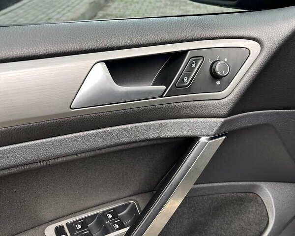 Черный Фольксваген Гольф, объемом двигателя 1.8 л и пробегом 195 тыс. км за 8999 $, фото 8 на Automoto.ua