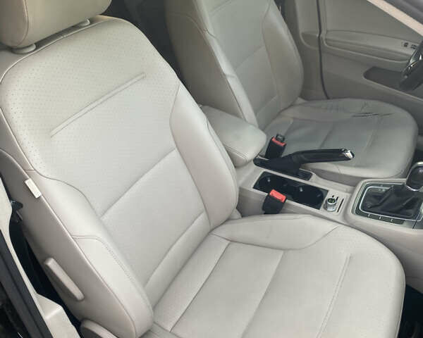 Черный Фольксваген Гольф, объемом двигателя 1.8 л и пробегом 210 тыс. км за 11900 $, фото 9 на Automoto.ua