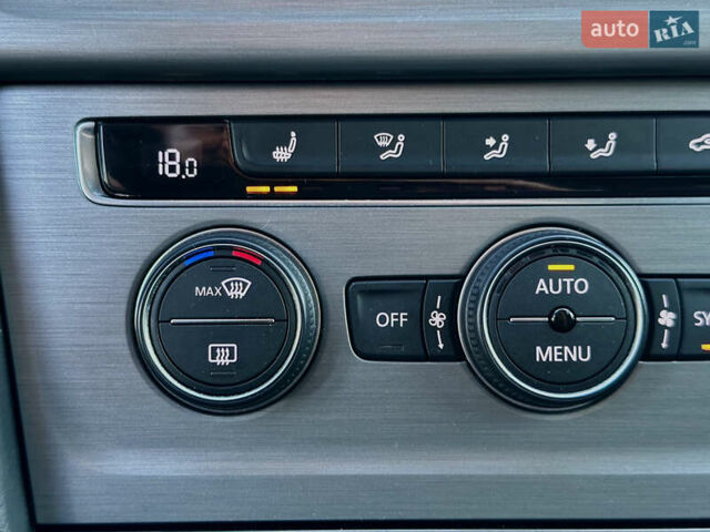 Черный Фольксваген Гольф, объемом двигателя 2 л и пробегом 248 тыс. км за 11999 $, фото 58 на Automoto.ua