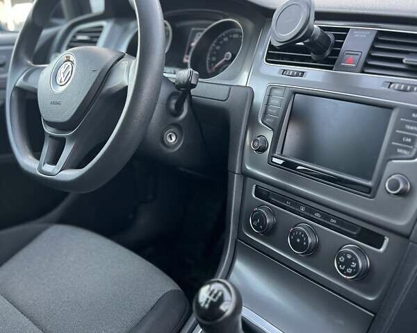 Черный Фольксваген Гольф, объемом двигателя 1.6 л и пробегом 209 тыс. км за 9600 $, фото 26 на Automoto.ua