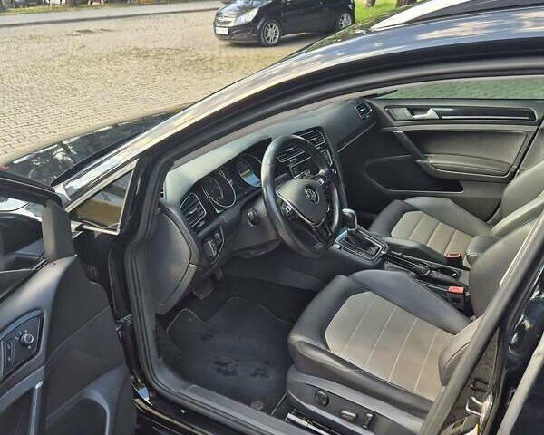 Черный Фольксваген Гольф, объемом двигателя 1.97 л и пробегом 207 тыс. км за 11500 $, фото 18 на Automoto.ua