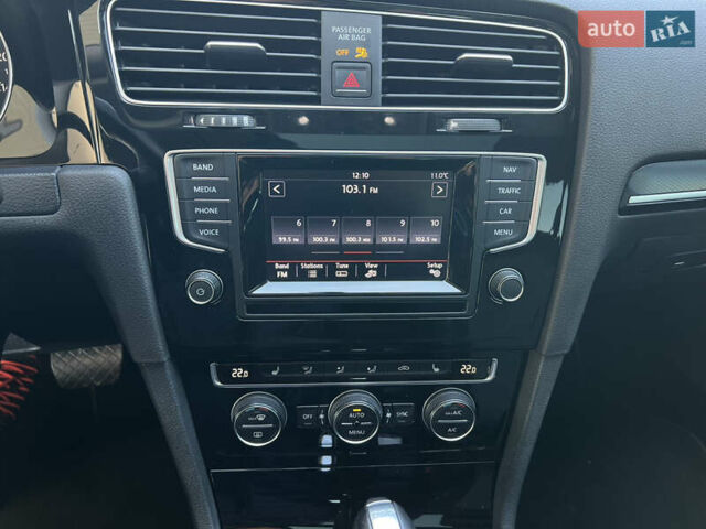 Черный Фольксваген Гольф, объемом двигателя 2 л и пробегом 213 тыс. км за 16999 $, фото 23 на Automoto.ua