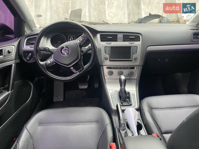 Черный Фольксваген Гольф, объемом двигателя 1.8 л и пробегом 179 тыс. км за 11200 $, фото 26 на Automoto.ua