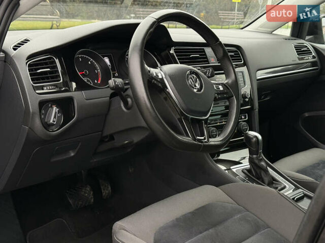 Черный Фольксваген Гольф, объемом двигателя 2 л и пробегом 242 тыс. км за 13290 $, фото 49 на Automoto.ua