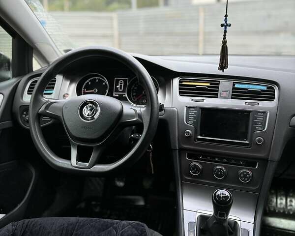 Черный Фольксваген Гольф, объемом двигателя 1.6 л и пробегом 230 тыс. км за 10500 $, фото 6 на Automoto.ua