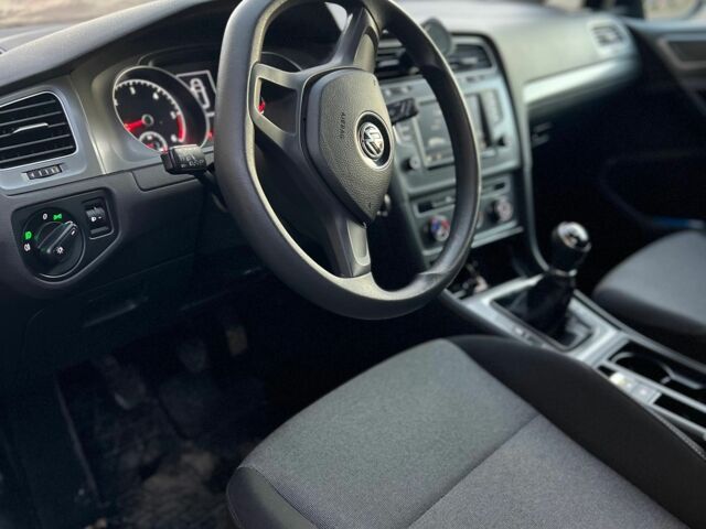 Черный Фольксваген Гольф, объемом двигателя 1.6 л и пробегом 209 тыс. км за 9600 $, фото 8 на Automoto.ua