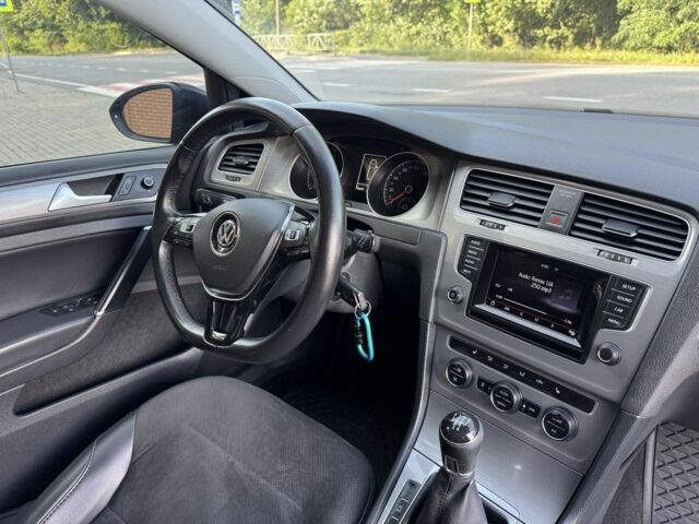 Черный Фольксваген Гольф, объемом двигателя 1.6 л и пробегом 220 тыс. км за 8800 $, фото 11 на Automoto.ua