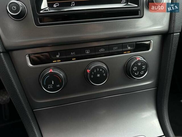 Чорний Фольксваген Гольф, об'ємом двигуна 1.6 л та пробігом 268 тис. км за 10999 $, фото 46 на Automoto.ua