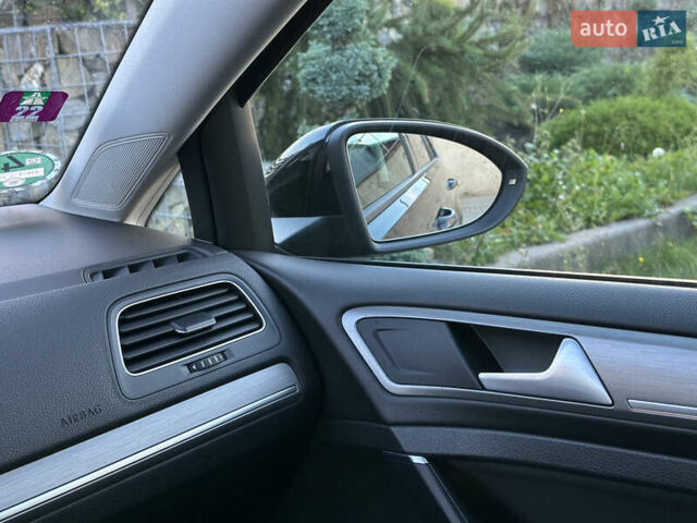 Черный Фольксваген Гольф, объемом двигателя 2 л и пробегом 248 тыс. км за 11999 $, фото 64 на Automoto.ua