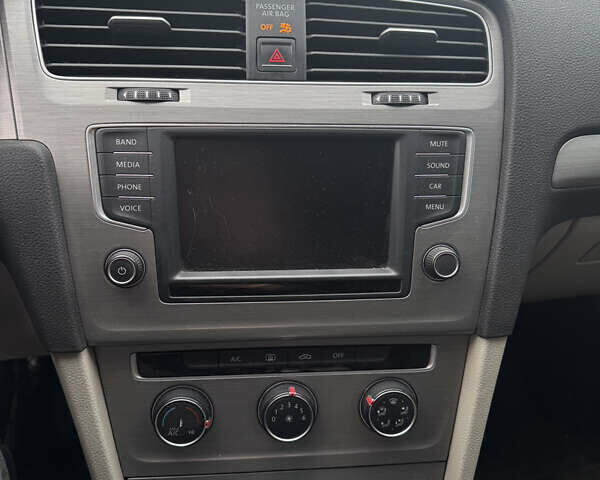 Черный Фольксваген Гольф, объемом двигателя 1.97 л и пробегом 120 тыс. км за 16500 $, фото 9 на Automoto.ua