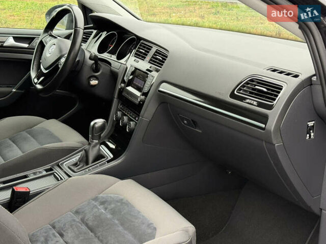 Черный Фольксваген Гольф, объемом двигателя 2 л и пробегом 242 тыс. км за 13290 $, фото 41 на Automoto.ua