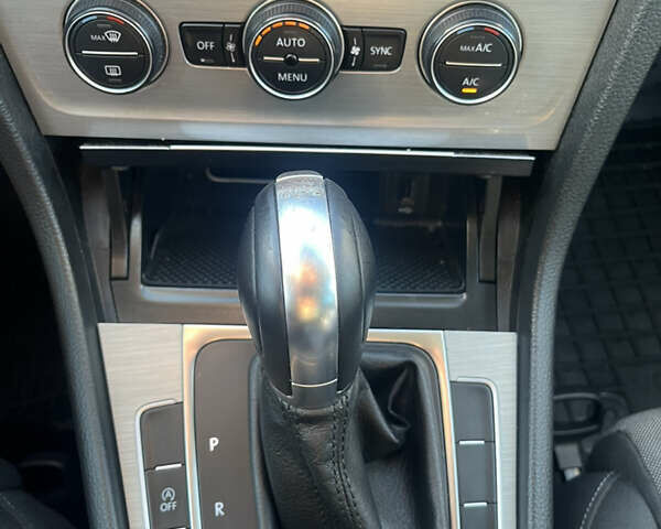 Фольксваген Гольф 2015 у Вінниці на Automoto.ua Чорний Фольксваген Гольф, об'ємом двигуна 1 л та пробігом 146 тис. км за 12500 $, фото 10 на Automoto.ua