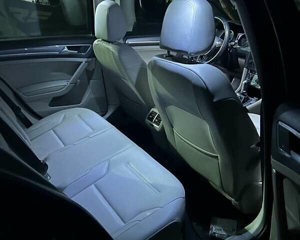 Черный Фольксваген Гольф, объемом двигателя 1.8 л и пробегом 197 тыс. км за 10800 $, фото 7 на Automoto.ua