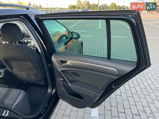 Черный Фольксваген Гольф, объемом двигателя 1.6 л и пробегом 235 тыс. км за 13700 $, фото 15 на Automoto.ua