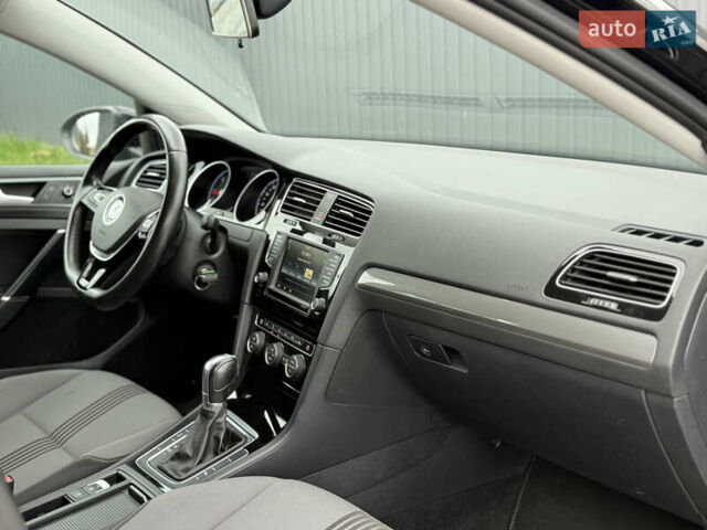 Черный Фольксваген Гольф, объемом двигателя 2 л и пробегом 236 тыс. км за 12450 $, фото 31 на Automoto.ua