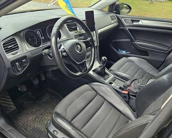 Черный Фольксваген Гольф, объемом двигателя 1.97 л и пробегом 213 тыс. км за 13500 $, фото 9 на Automoto.ua