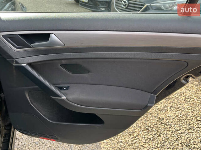 Черный Фольксваген Гольф, объемом двигателя 1.6 л и пробегом 224 тыс. км за 11700 $, фото 18 на Automoto.ua