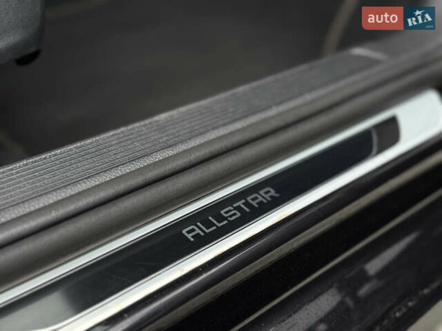 Черный Фольксваген Гольф, объемом двигателя 2 л и пробегом 236 тыс. км за 12450 $, фото 33 на Automoto.ua