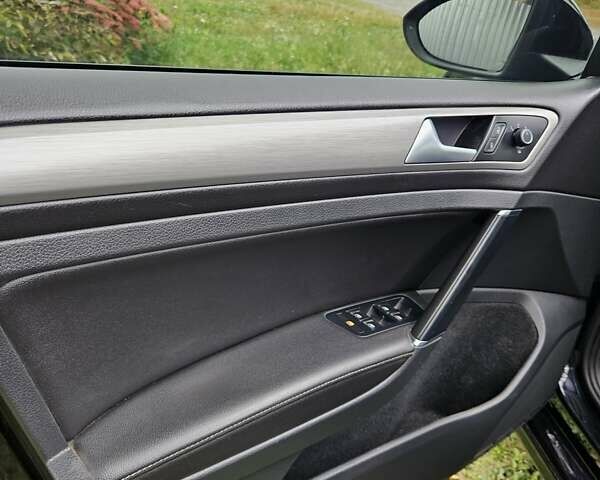 Черный Фольксваген Гольф, объемом двигателя 1.97 л и пробегом 213 тыс. км за 13500 $, фото 10 на Automoto.ua