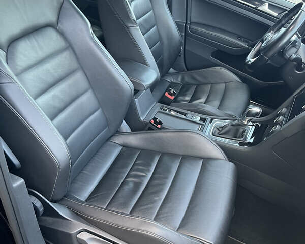 Черный Фольксваген Гольф, объемом двигателя 2 л и пробегом 260 тыс. км за 14500 $, фото 15 на Automoto.ua