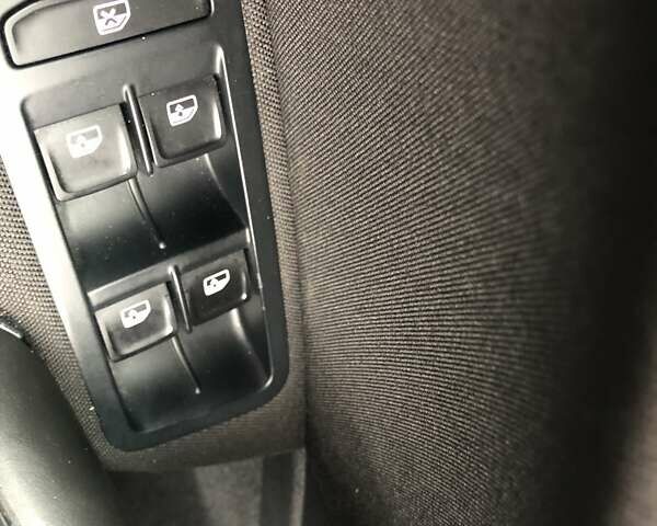 Чорний Фольксваген Гольф, об'ємом двигуна 2 л та пробігом 221 тис. км за 13400 $, фото 16 на Automoto.ua