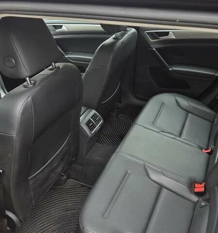 Черный Фольксваген Гольф, объемом двигателя 1.8 л и пробегом 146 тыс. км за 10800 $, фото 12 на Automoto.ua