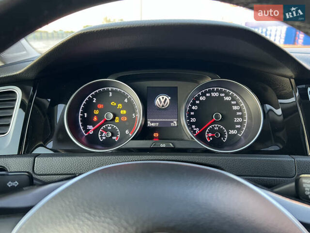 Черный Фольксваген Гольф, объемом двигателя 1.6 л и пробегом 235 тыс. км за 13700 $, фото 24 на Automoto.ua